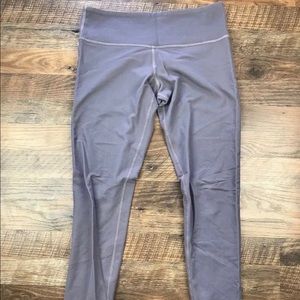 Lululemon wonder under size 6 leggings.